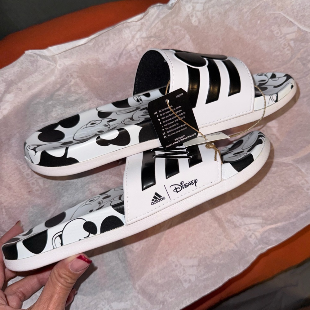 NWT- Adidas x Disney Adilette Comfort Comfort Slide GW1057 - Picture 5 of 12